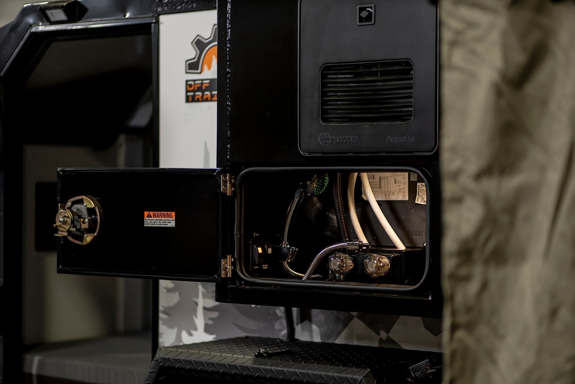 2025 EXPEDITION 3.0 OVERLAND TRAILER (#3006)