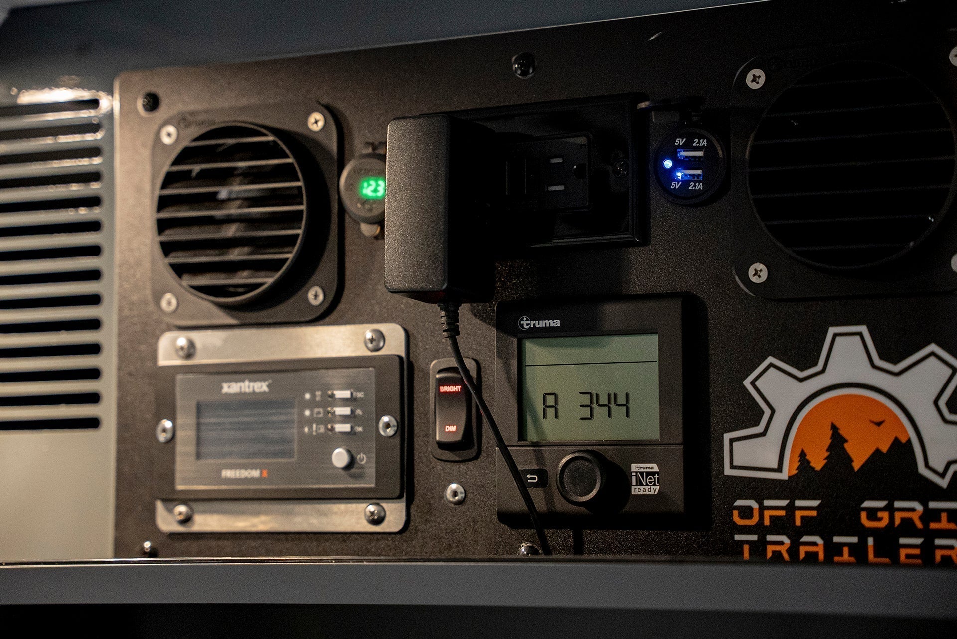 2025 PANDO 3.0 MIDNIGHT LIMITED EDITION TRIM OFF-ROAD TEARDROP TRAILER (#3013)