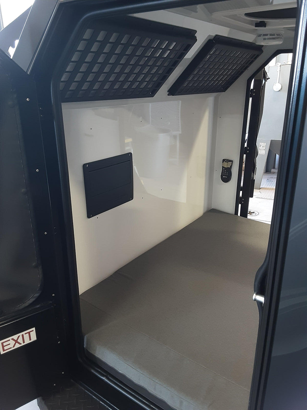 2026 EXPEDITION 3.0 MIDNIGHT SPECIAL EDITION OVERLAND TRAILER (#T110 3028)